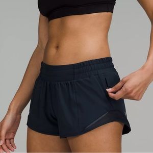 true navy hotty hot 2.5” shorts